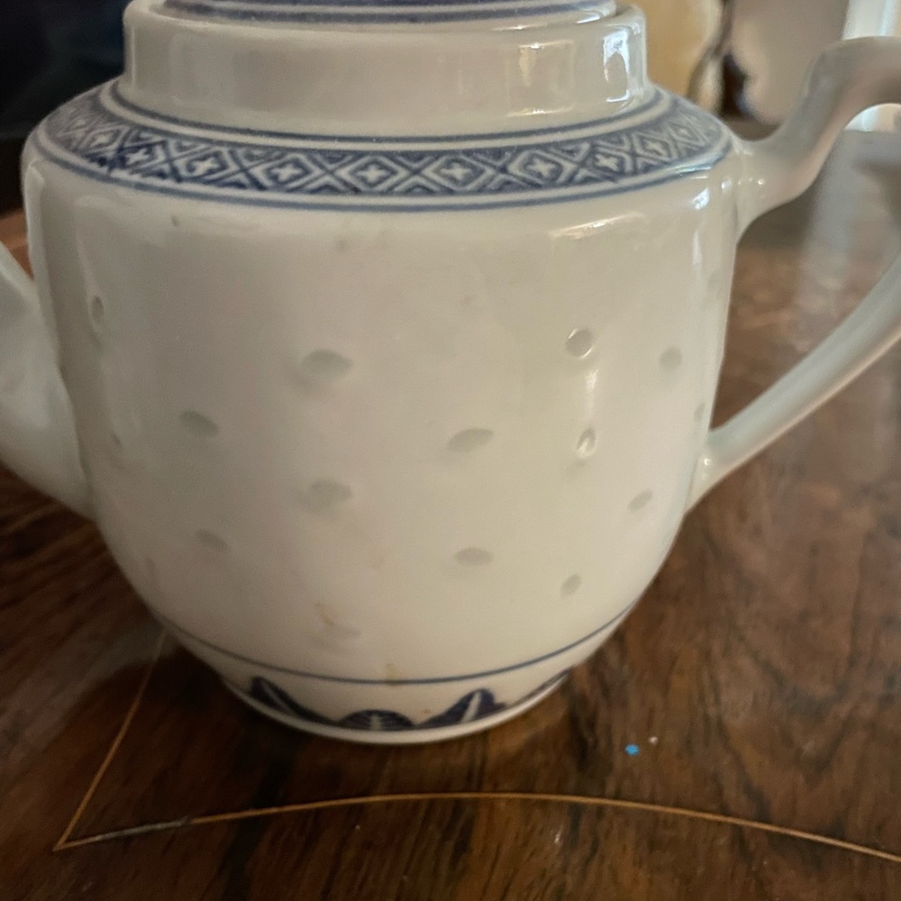 Jingdezhen Teapot with Rice Grain Pattern - Picture 3 of 9